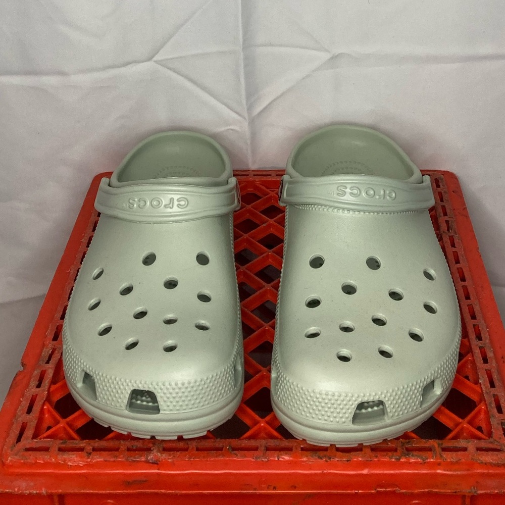 Crocs minty green